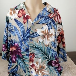 Hawallian Button Down size 2XL pattern of Flowers